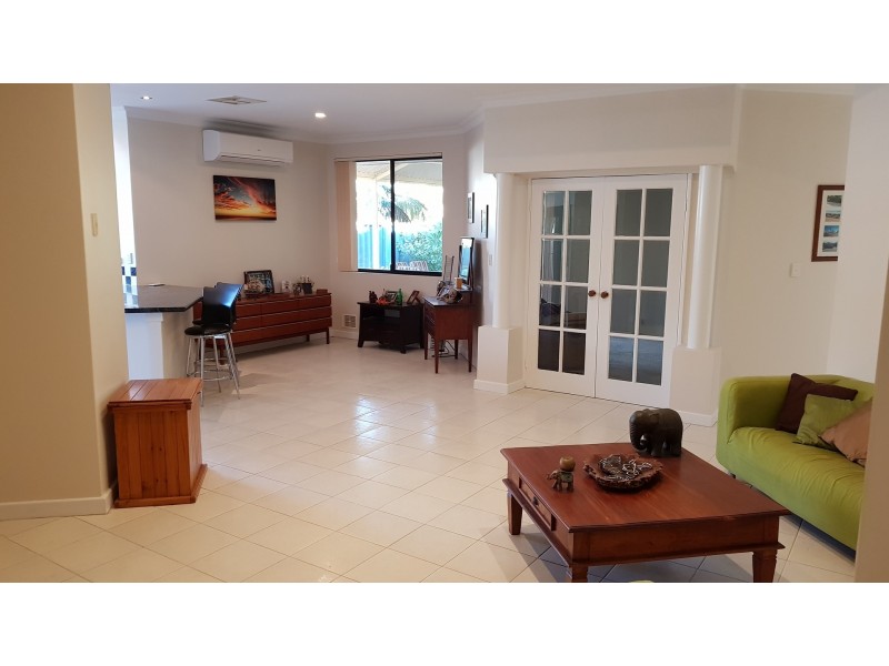 130 Grand Ocean Blvd, Port Kennedy WA 6172