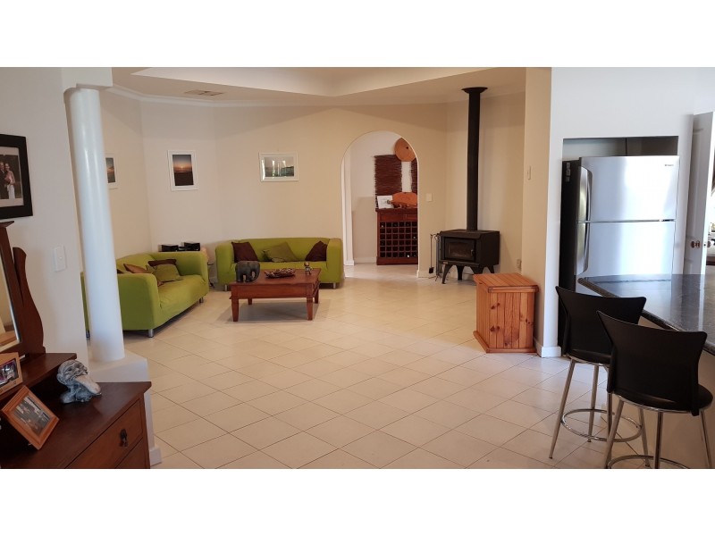 130 Grand Ocean Blvd, Port Kennedy WA 6172