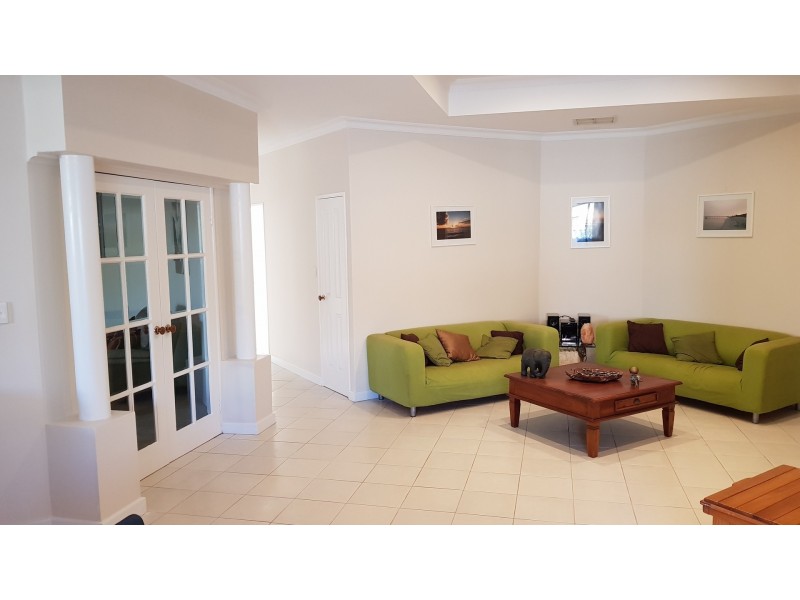 130 Grand Ocean Blvd, Port Kennedy WA 6172