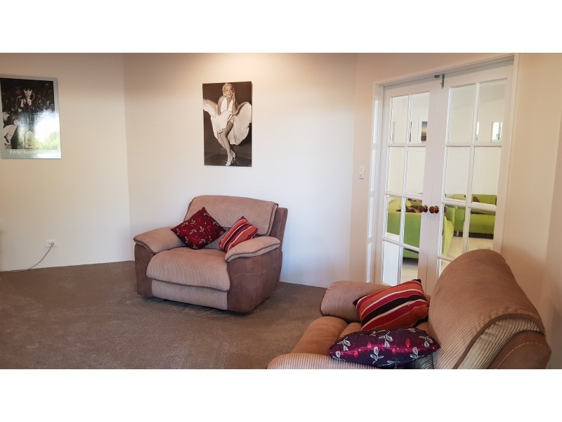 130 Grand Ocean Blvd, Port Kennedy WA 6172