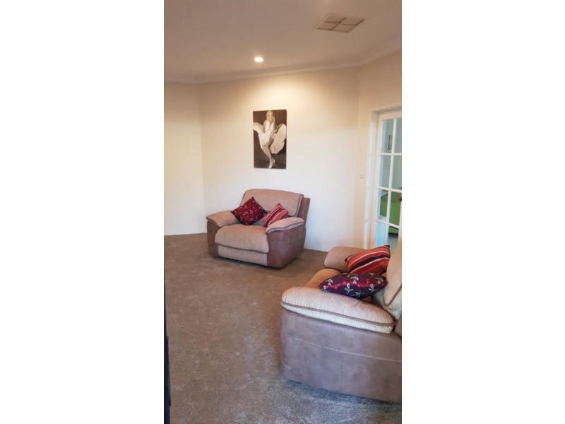 130 Grand Ocean Blvd, Port Kennedy WA 6172