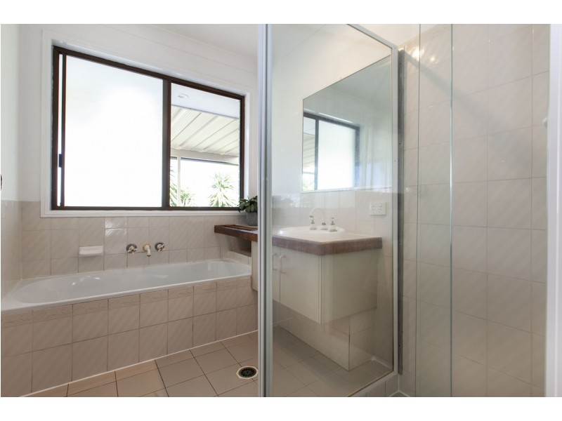 13 Tanunda Drive, Helensvale QLD 4212