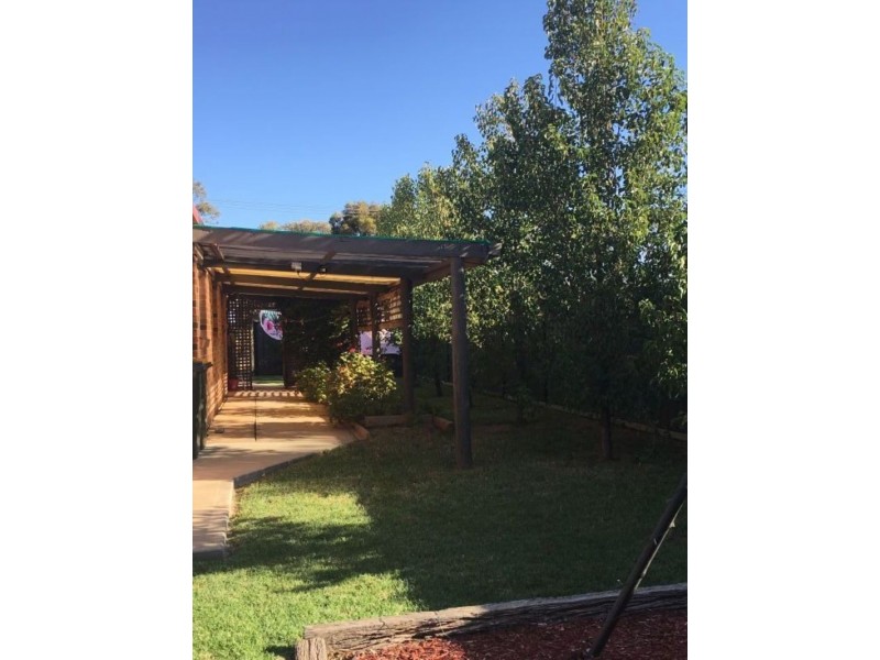 17 Brookong Street, Lockhart NSW 2656