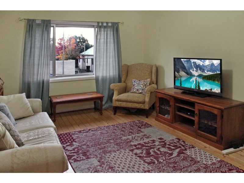 25 Anembo St, Narrabundah ACT 2604