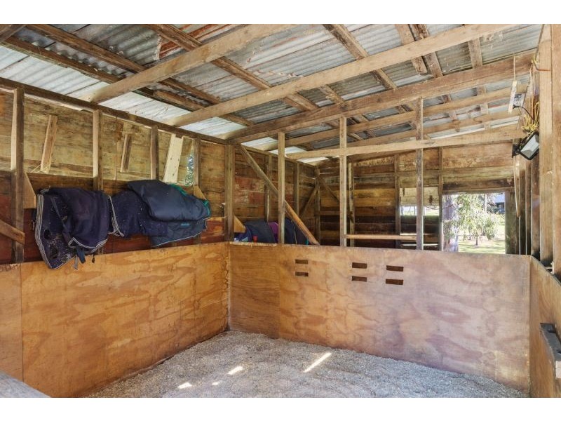 21 Rafting Ground Rd, Brookfield QLD 4069