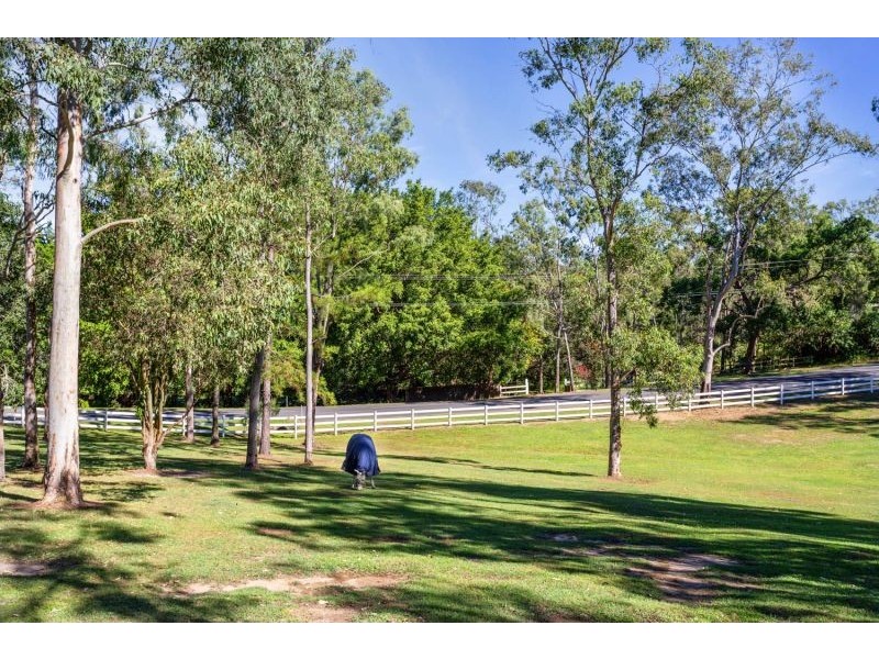 21 Rafting Ground Rd, Brookfield QLD 4069