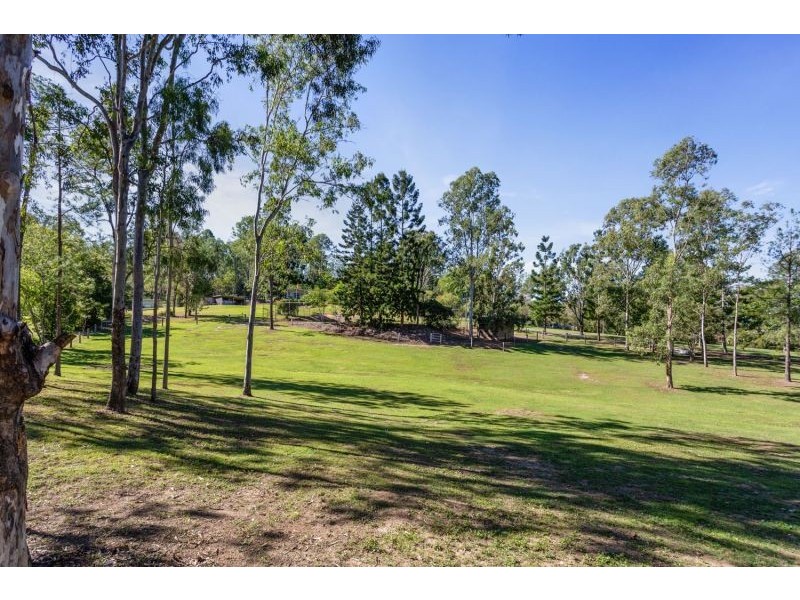 21 Rafting Ground Rd, Brookfield QLD 4069