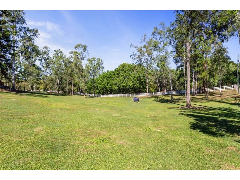 21 Rafting Ground Rd, Brookfield QLD 4069