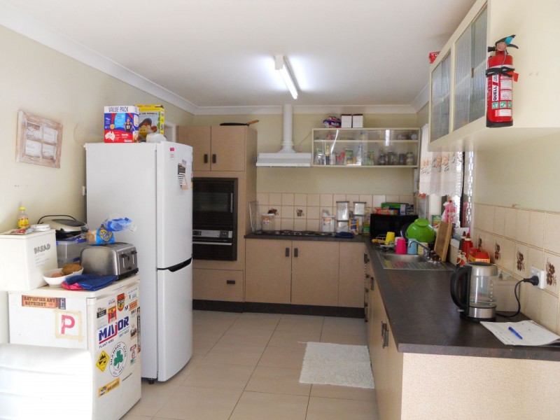 29 Weldon Street, Wandoan QLD 4419