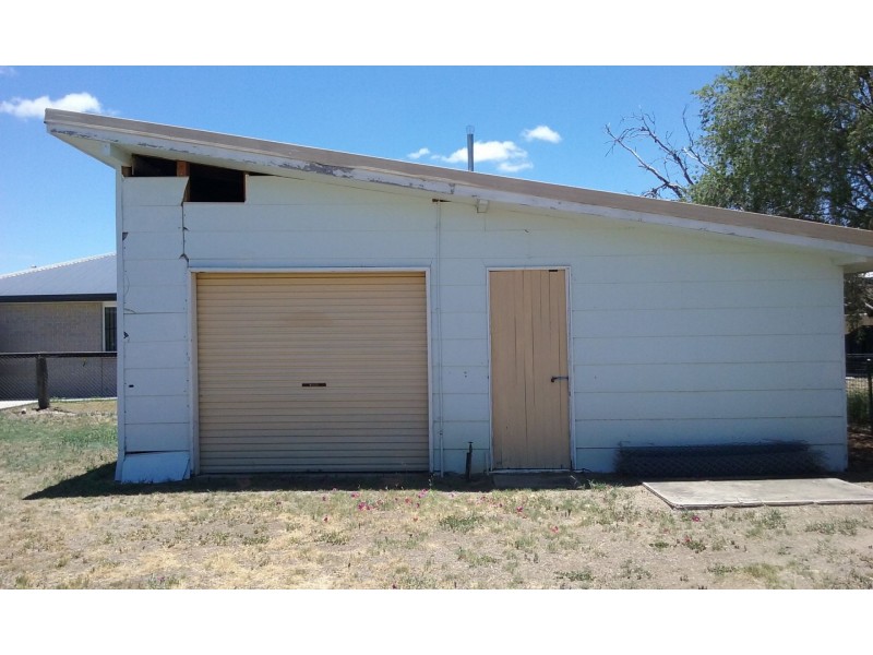 29 Weldon Street, Wandoan QLD 4419