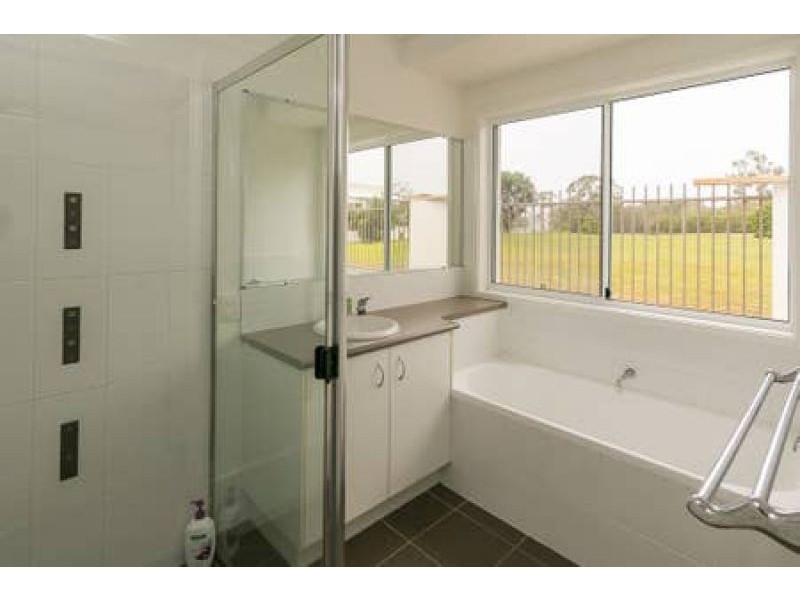 66 Traviston Way, Burrum Heads QLD 4659