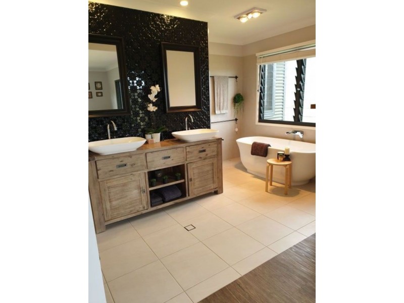 8 Alma court, Villeneuve QLD 4514