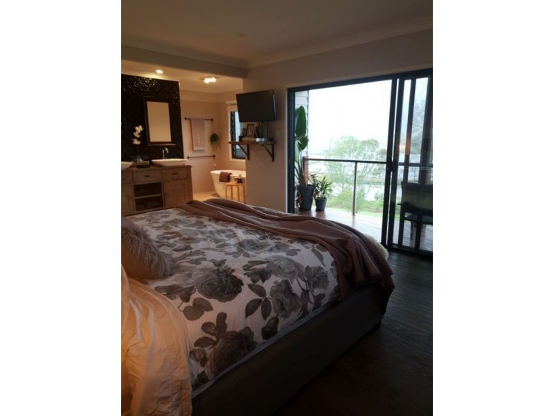 8 Alma court, Villeneuve QLD 4514