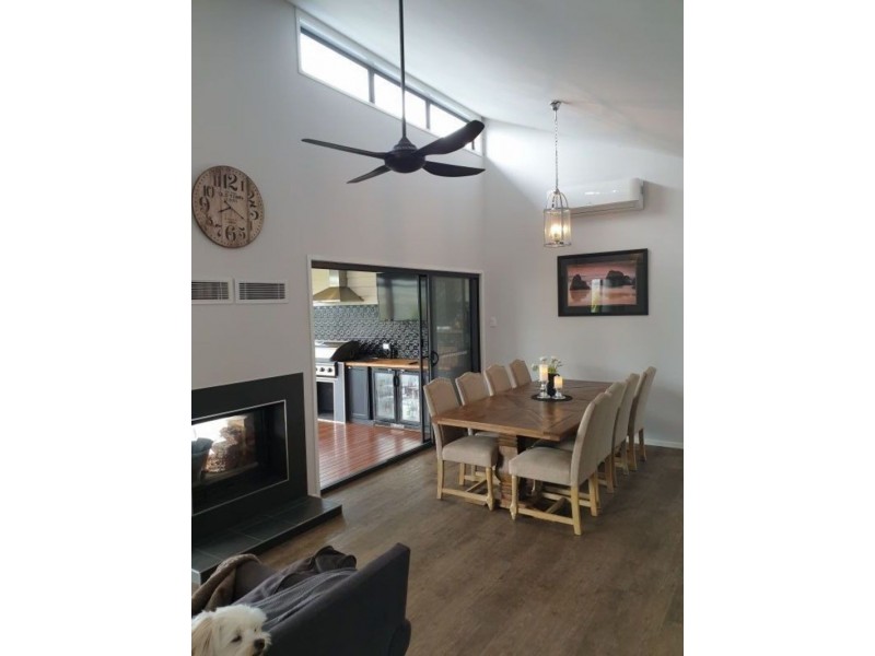 8 Alma court, Villeneuve QLD 4514