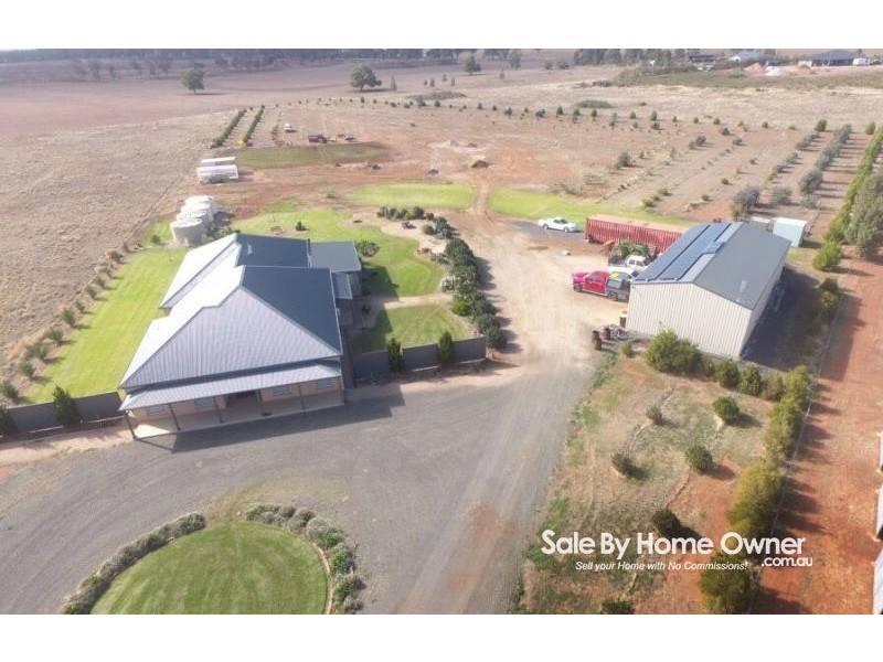 8 Bob Acheson Avenue, Forbes NSW 2871