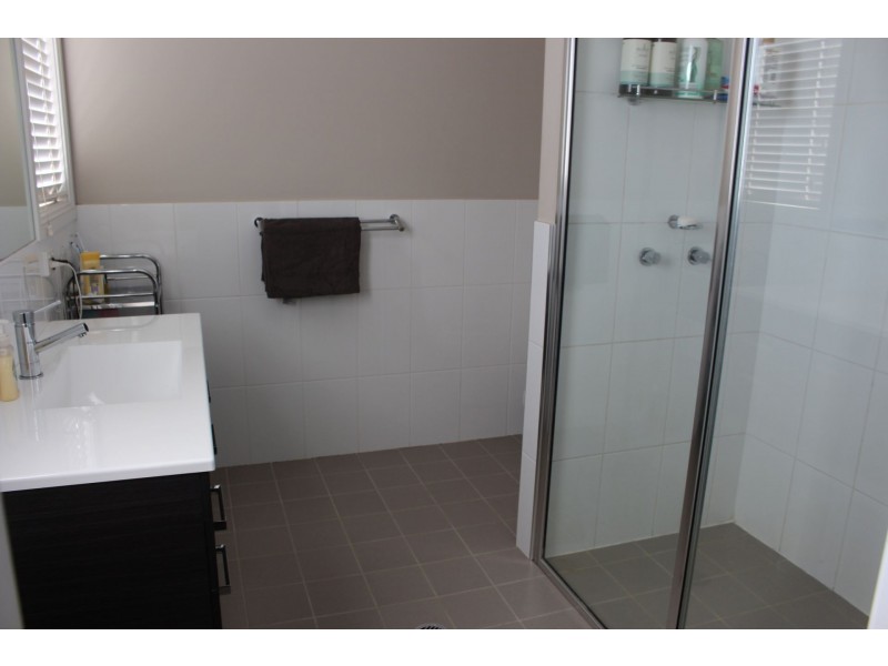 8 Bob Acheson Avenue, Forbes NSW 2871