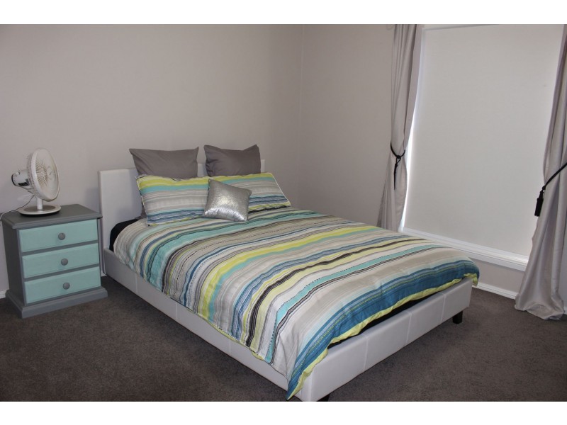 8 Bob Acheson Avenue, Forbes NSW 2871