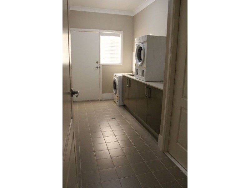 8 Bob Acheson Avenue, Forbes NSW 2871