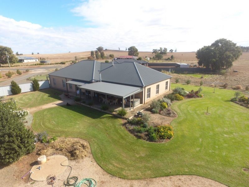 8 Bob Acheson Avenue, Forbes NSW 2871