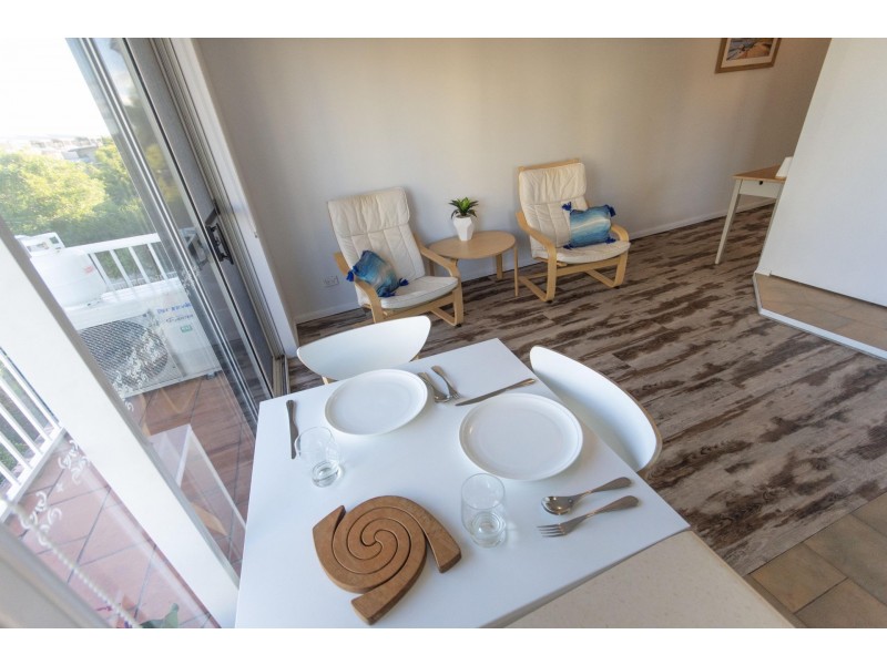 17/7-9 Illawong St, Chevron Island QLD 4217