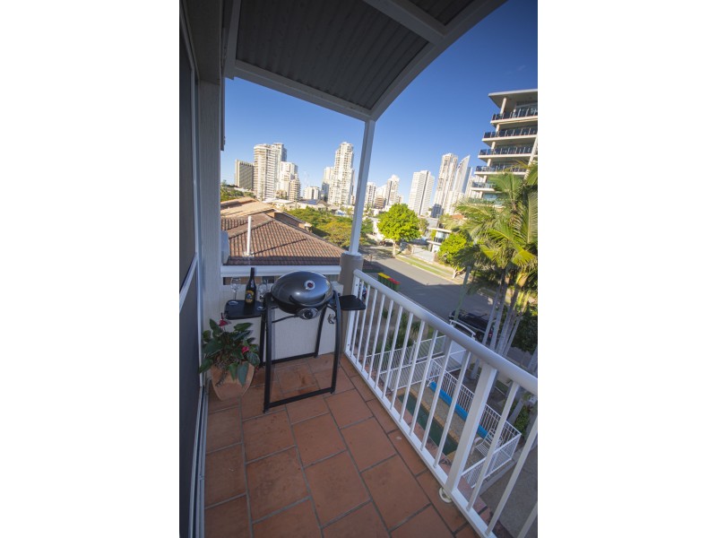 17/7-9 Illawong St, Chevron Island QLD 4217