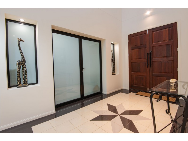 4 Sonienda Place, Bridgeman Downs QLD 4035