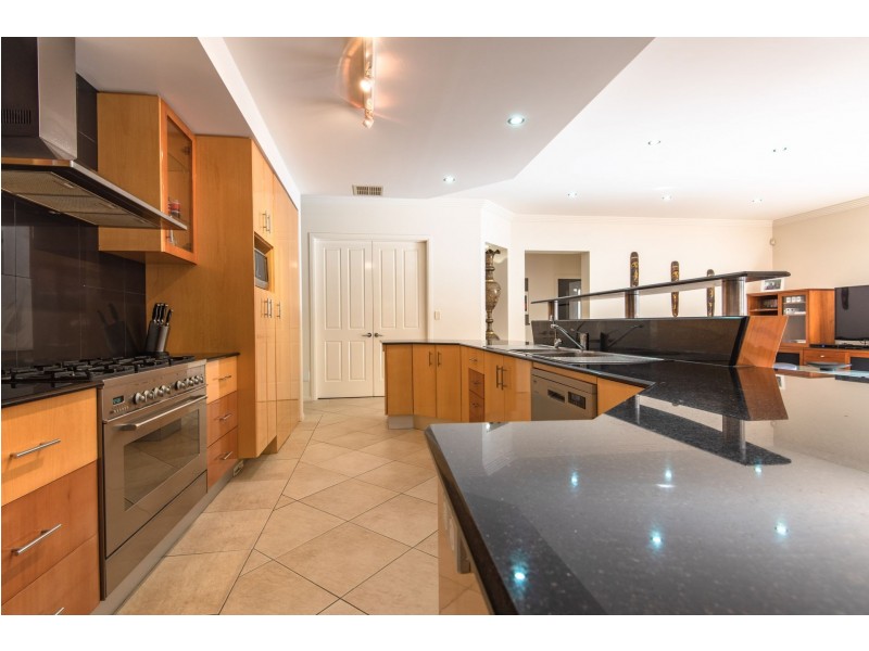 4 Sonienda Place, Bridgeman Downs QLD 4035