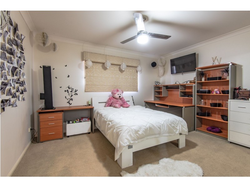 4 Sonienda Place, Bridgeman Downs QLD 4035