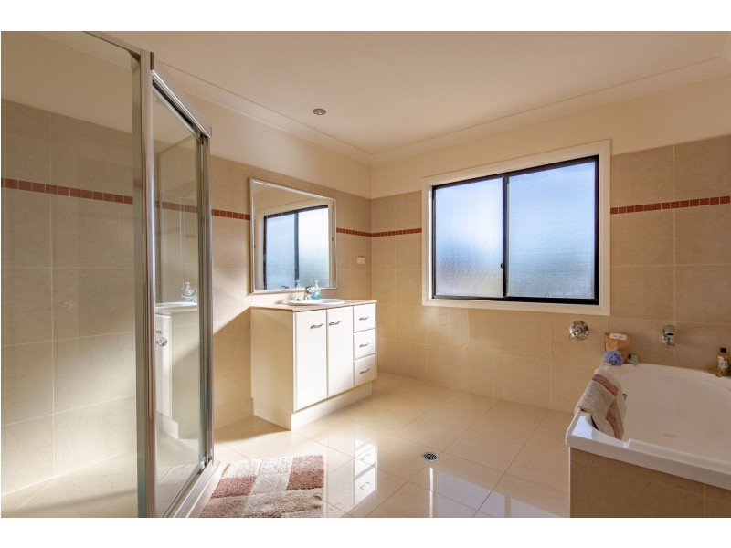 4 Sonienda Place, Bridgeman Downs QLD 4035