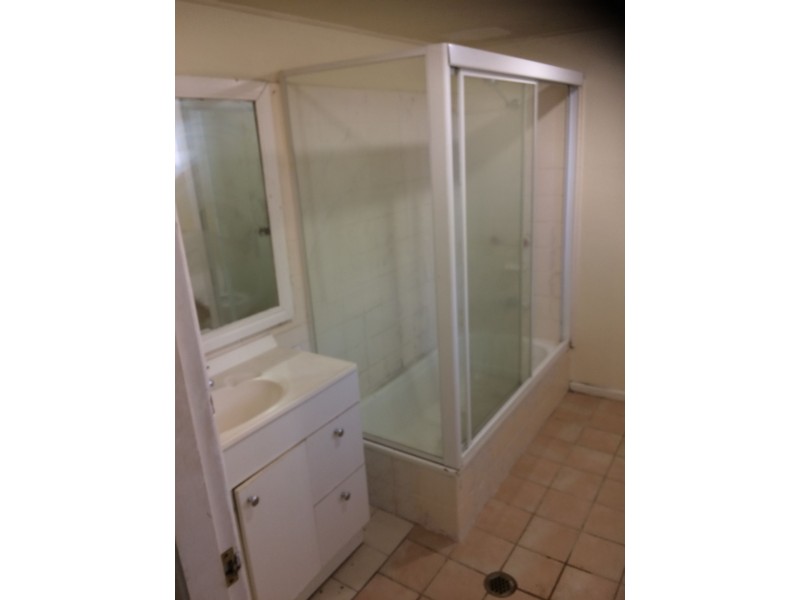 2/20 Leonard Avenue, Surfers Paradise QLD 4217