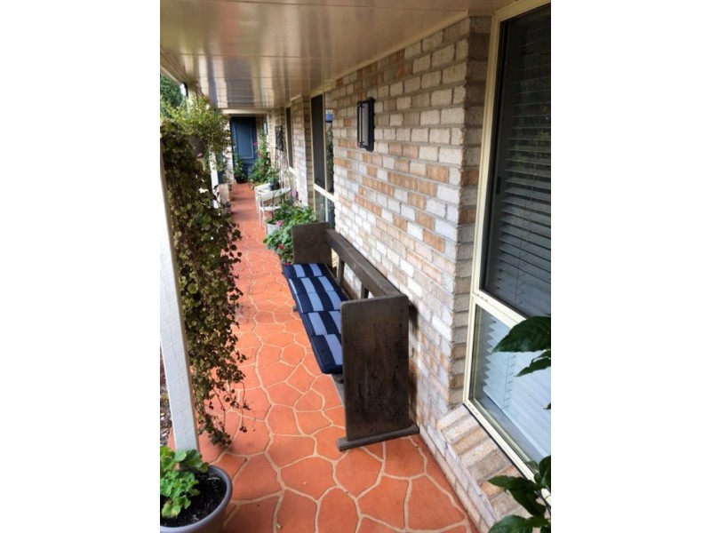 10 Traverston Court, Preston QLD 4352