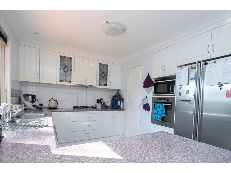 10 Traverston Court, Preston QLD 4352