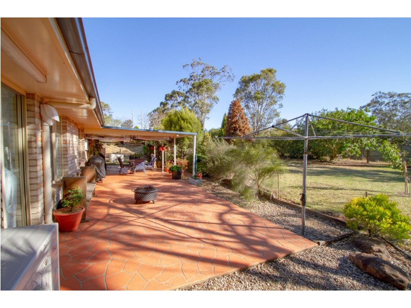 10 Traverston Court, Preston QLD 4352
