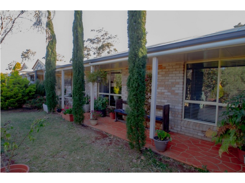 10 Traverston Court, Preston QLD 4352