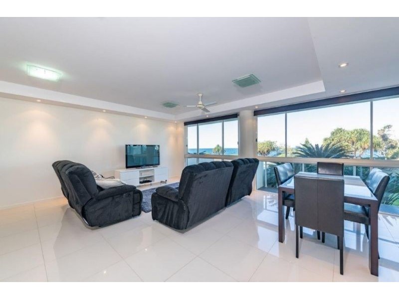 1/13 Esplanade, Bargara QLD 4670