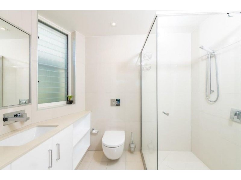 1/13 Esplanade, Bargara QLD 4670