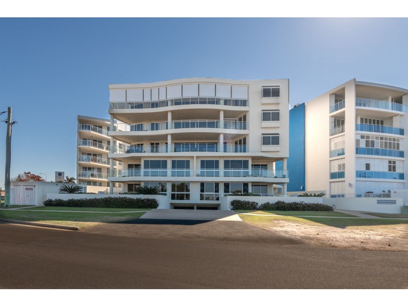 1/13 Esplanade, Bargara QLD 4670