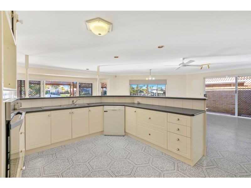 10 Keel Street, Birkdale QLD 4159