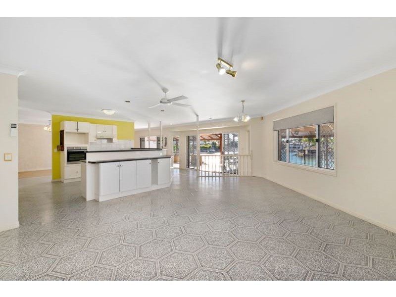 10 Keel Street, Birkdale QLD 4159