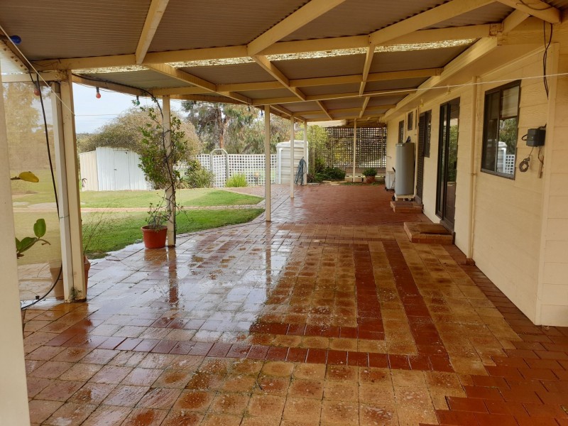 156 Brookton Hwy, Brookton WA 6306