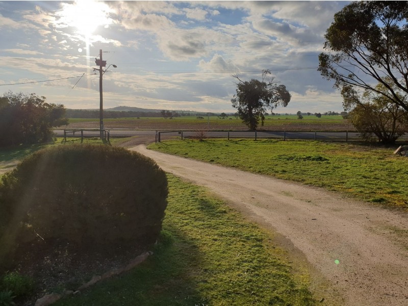156 Brookton Hwy, Brookton WA 6306