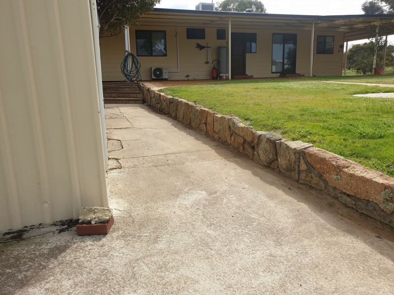 156 Brookton Hwy, Brookton WA 6306