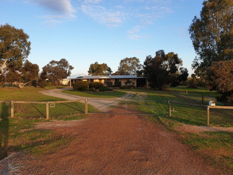 156 Brookton Hwy, Brookton WA 6306