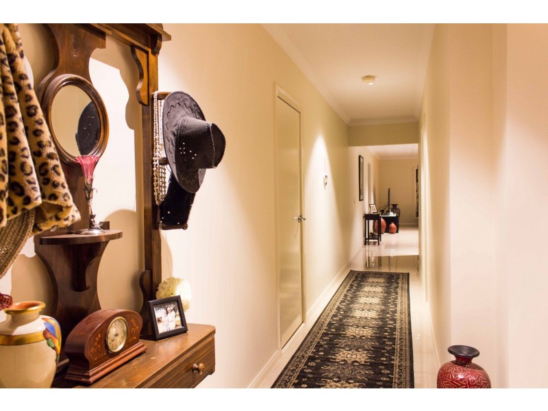 22 Monica Drive, Drouin VIC 3818