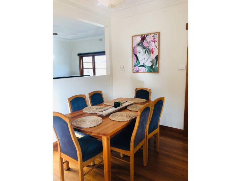 13 Malunna Road, Lindisfarne TAS 7015