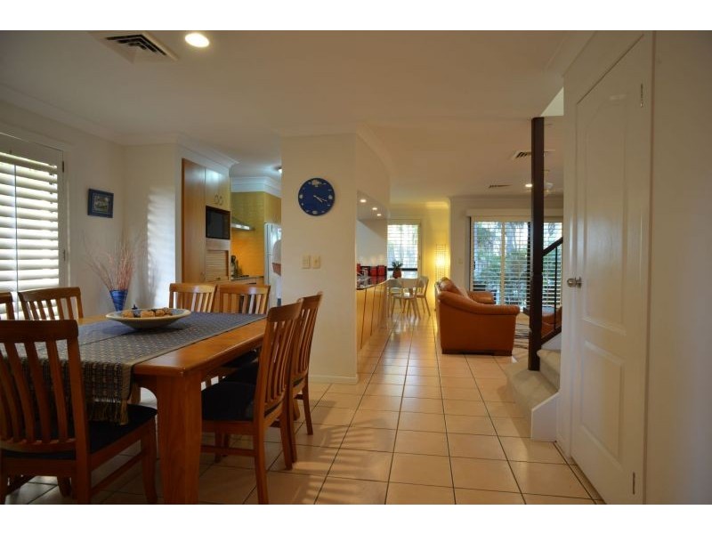 58/85 Palm Meadows Dr, Carrara QLD 4211