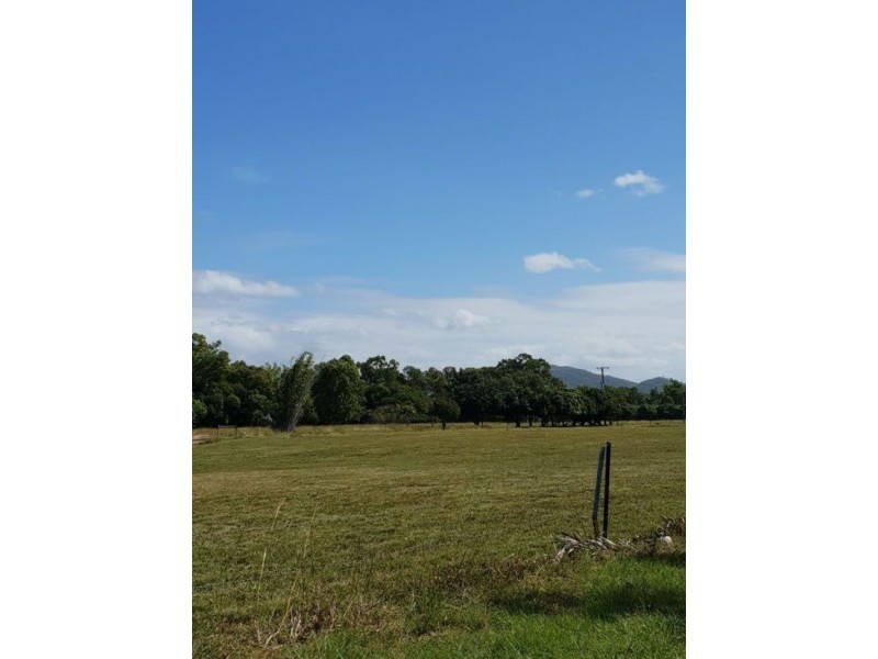 106 Balgal Beach rd, Balgal Beach QLD 4816