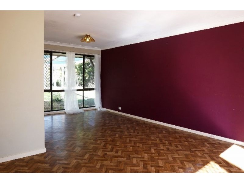 19 Parkroyal Crescent, Regents Park QLD 4118