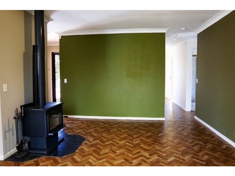 19 Parkroyal Crescent, Regents Park QLD 4118