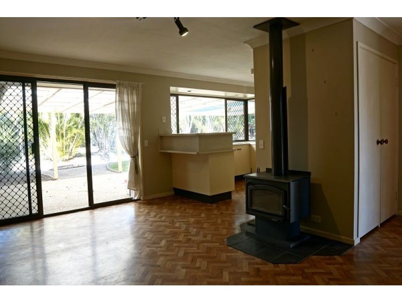 19 Parkroyal Crescent, Regents Park QLD 4118